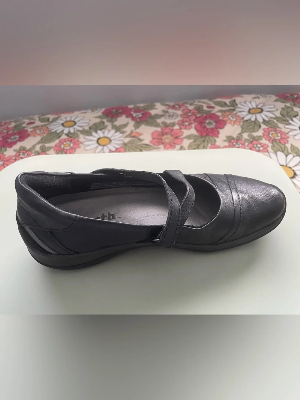 Earth Kara Newton Black Leather Cross-Strap Mary Jane Flats Size 5